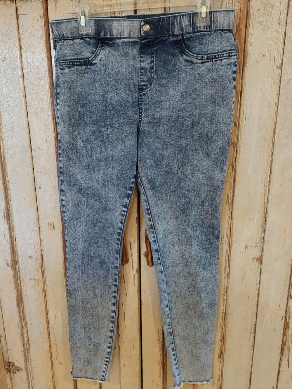 HUE women's acid wash lt.blue Jean jeggings L